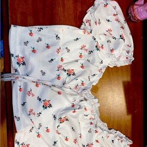 i don’t wear it never have when i got it it showed more skin then i wanted.